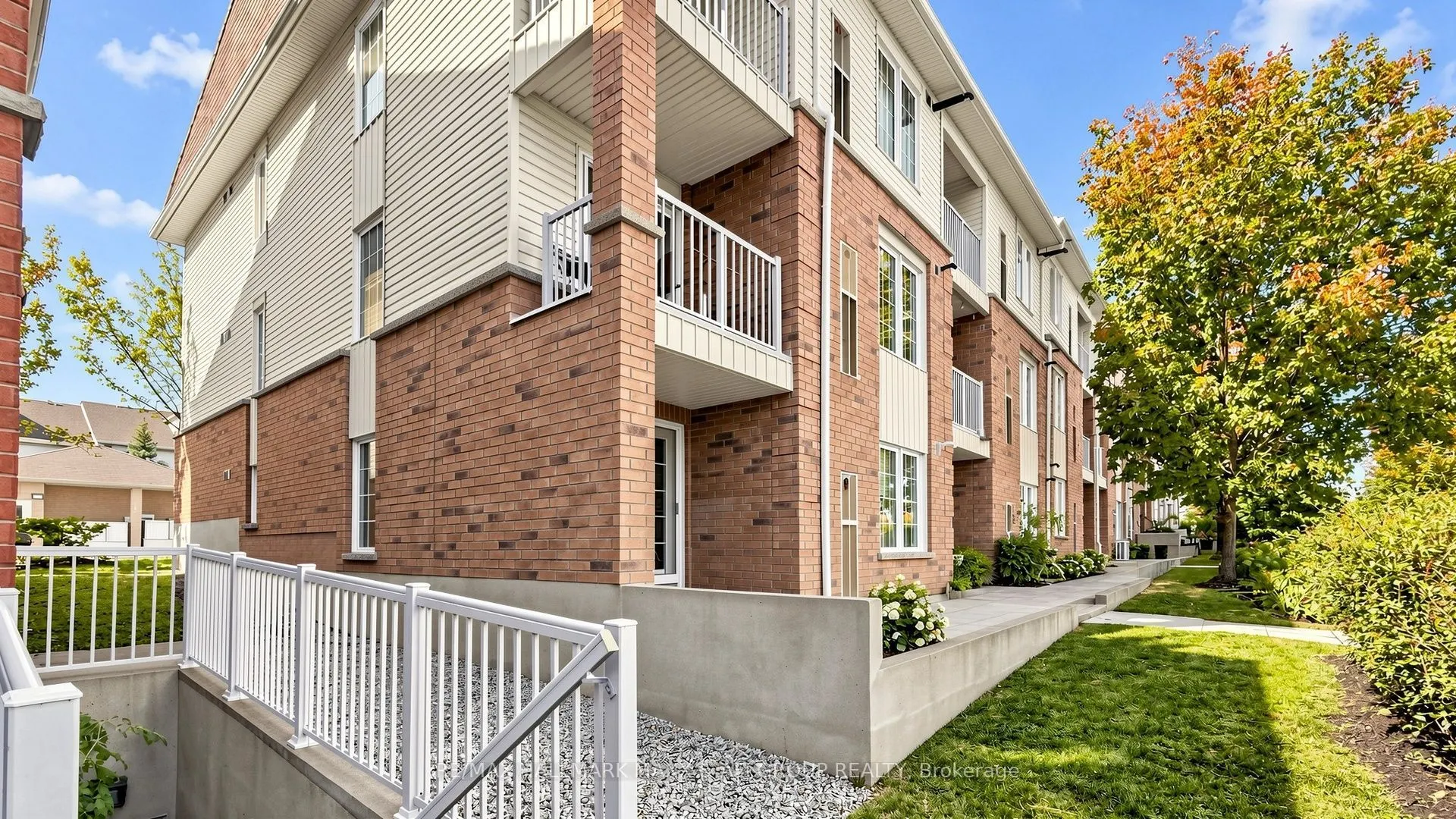 92 Petra Way #2