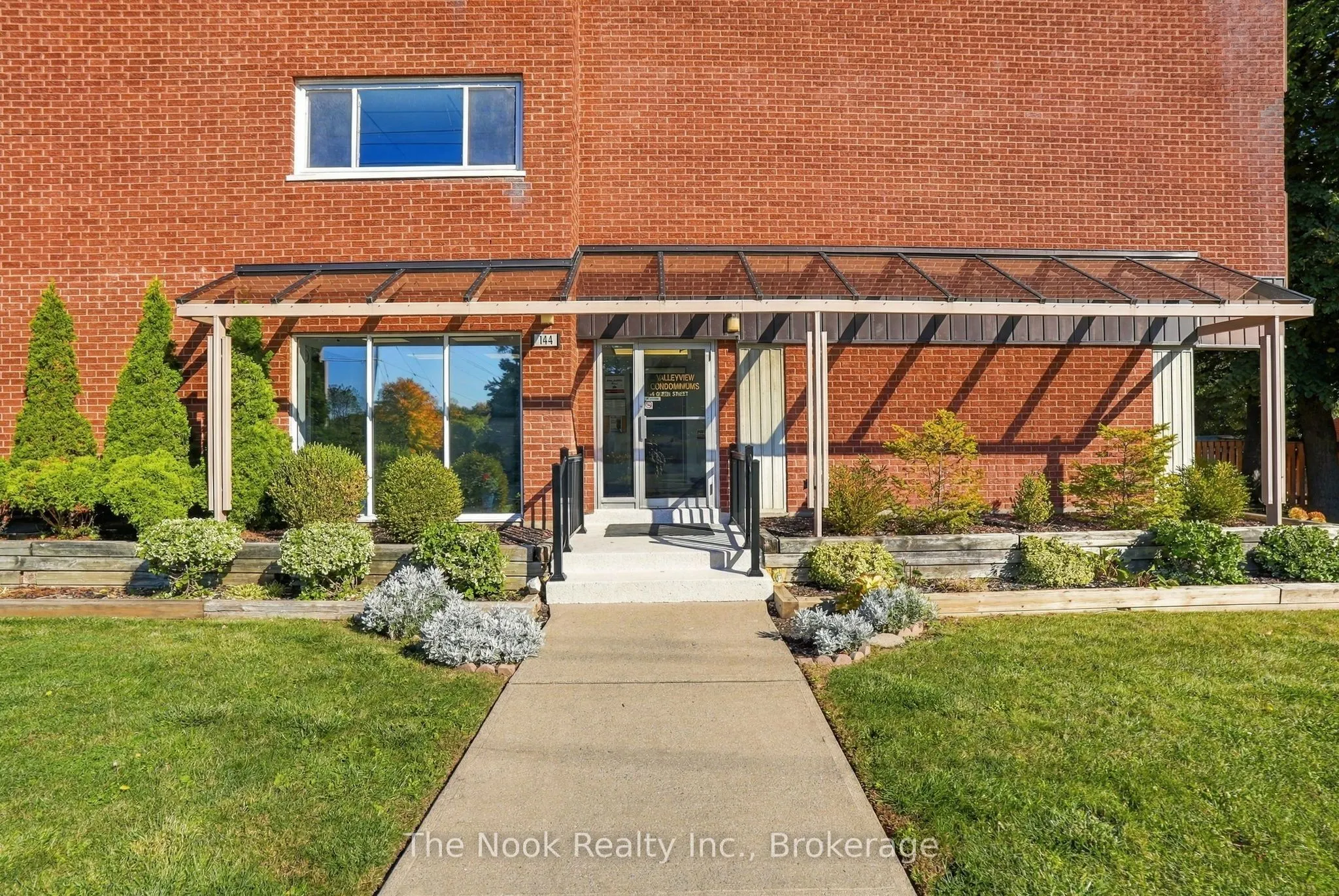 144 Queen Street #507