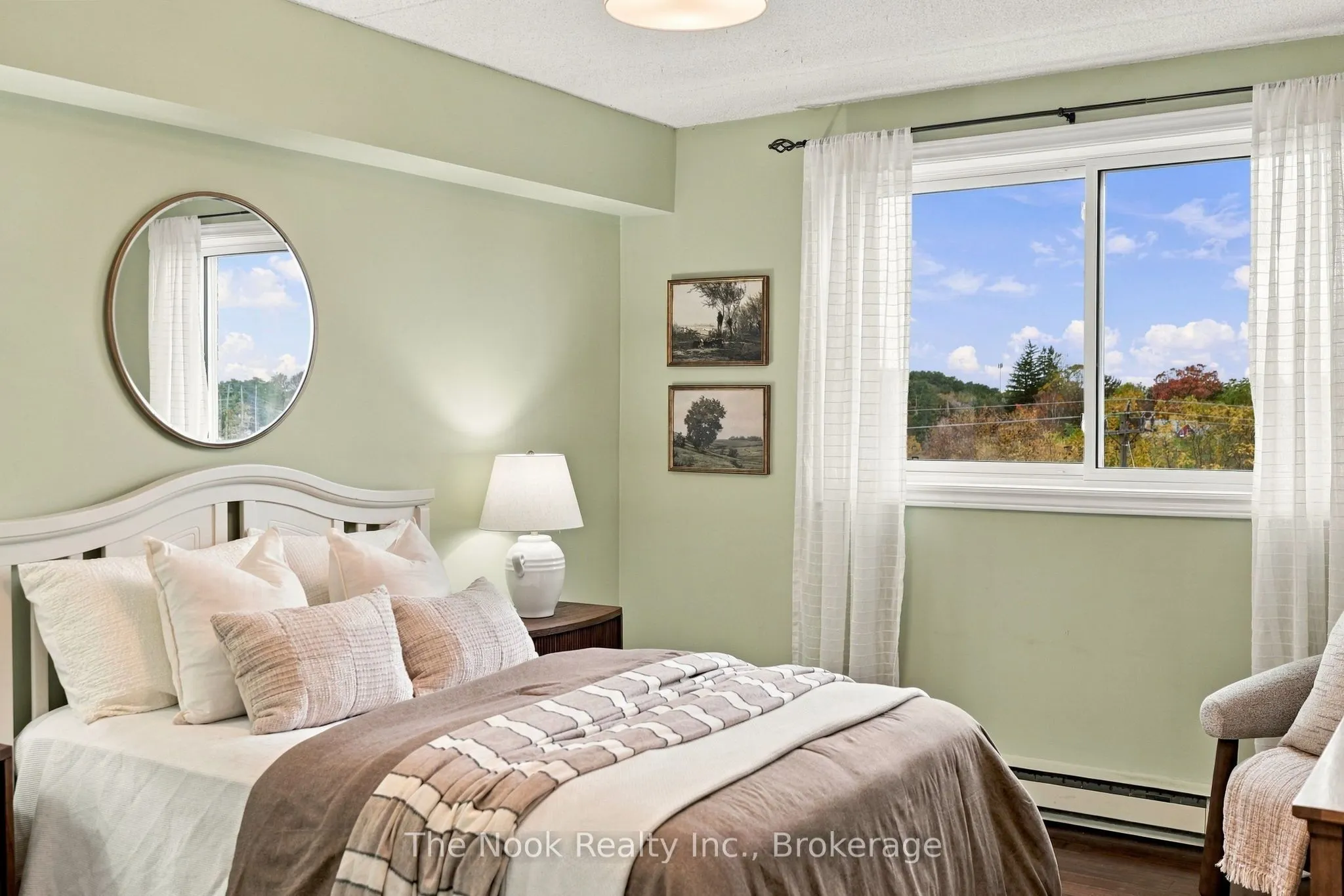144 Queen Street #507