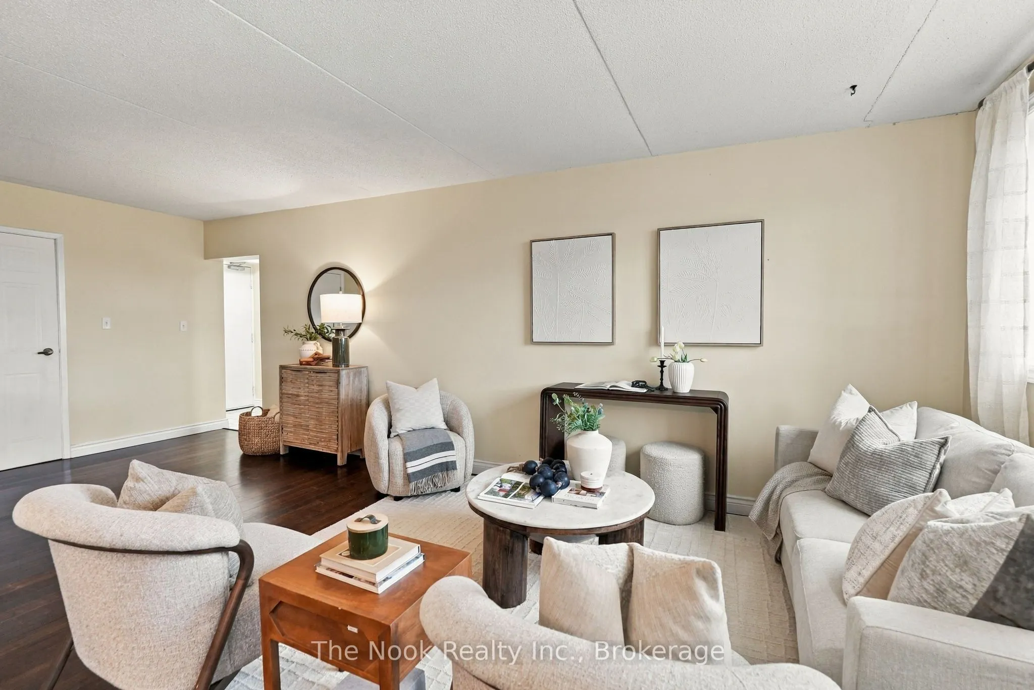 144 Queen Street #507