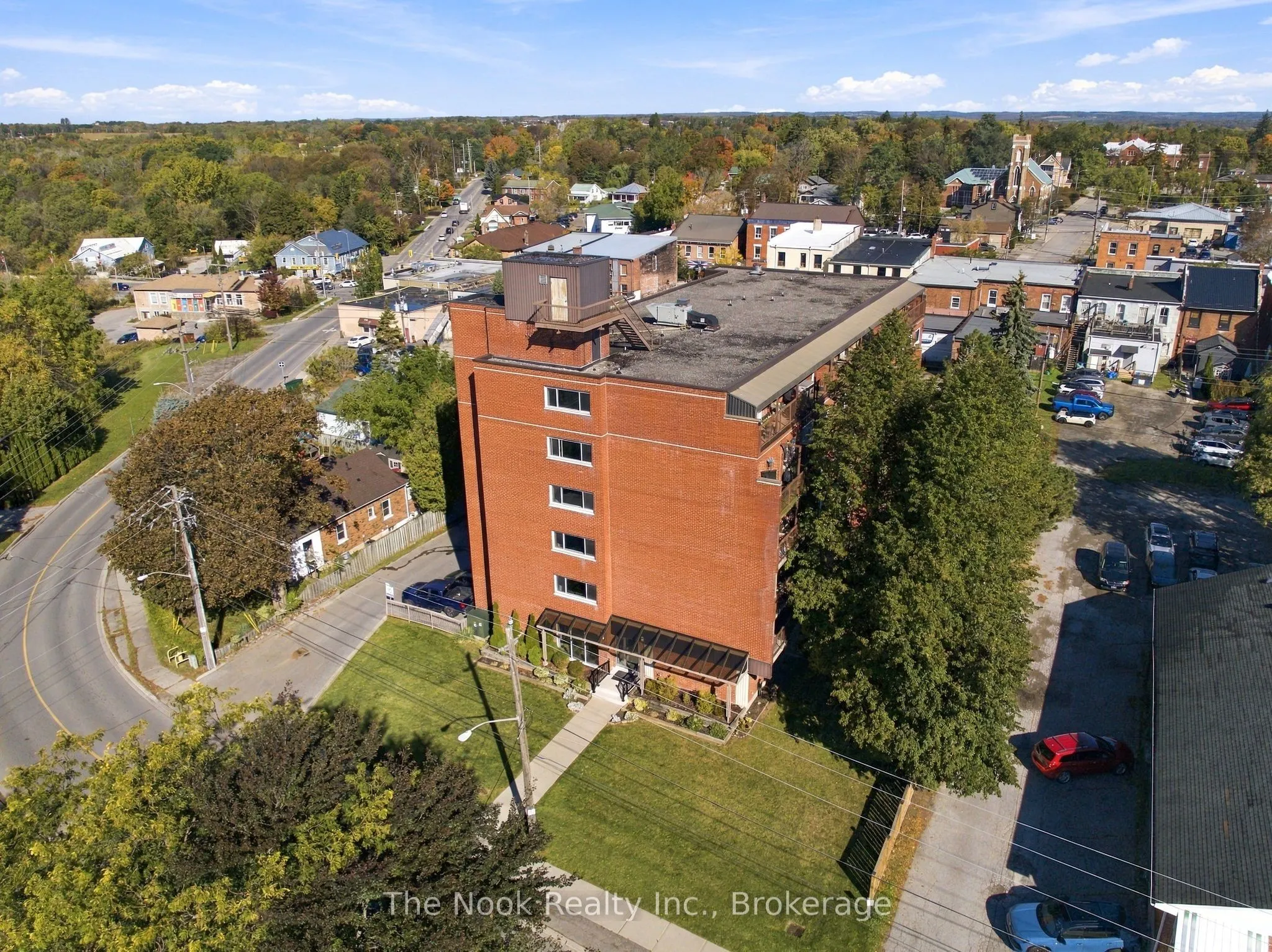 144 Queen Street #507