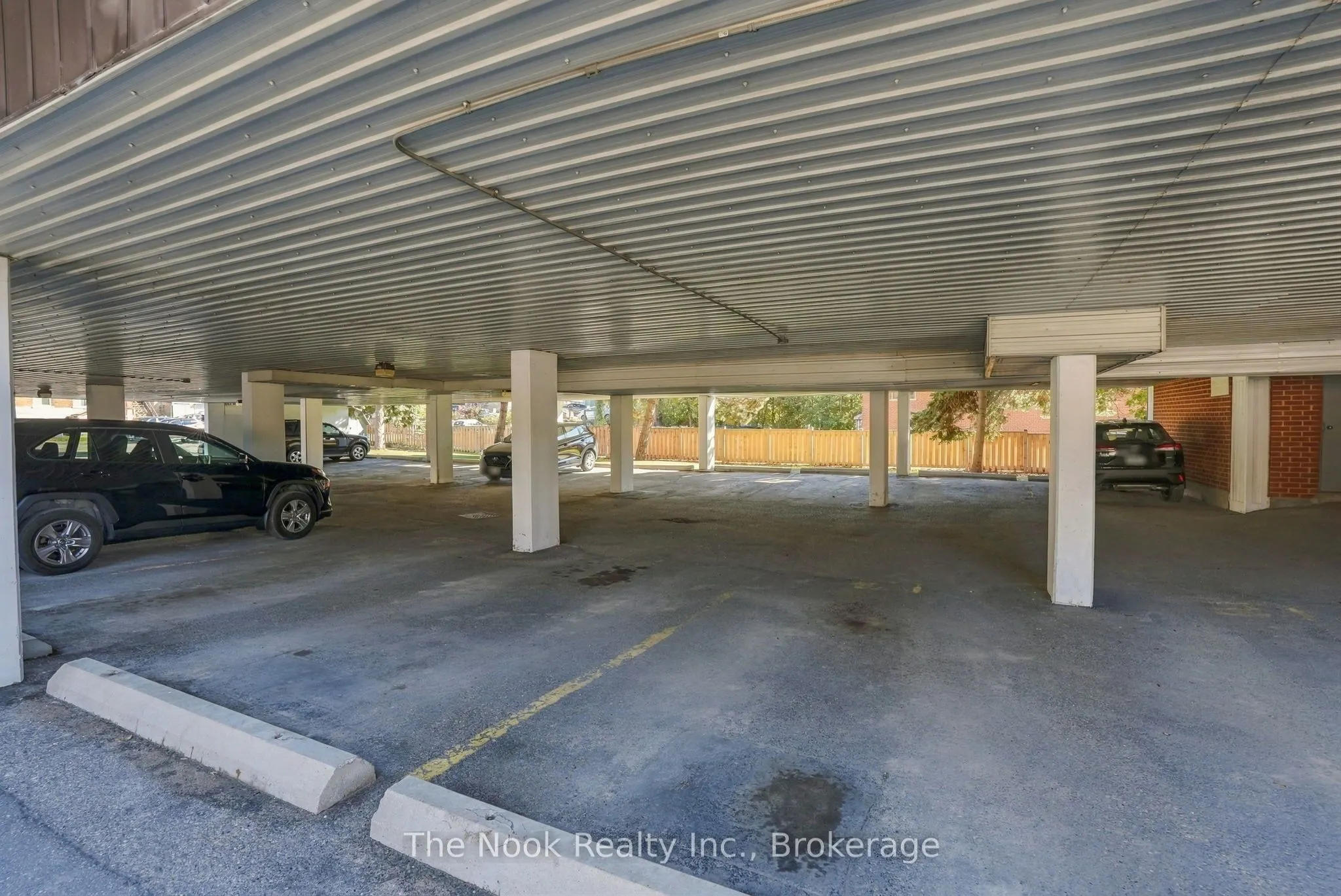 144 Queen Street #507
