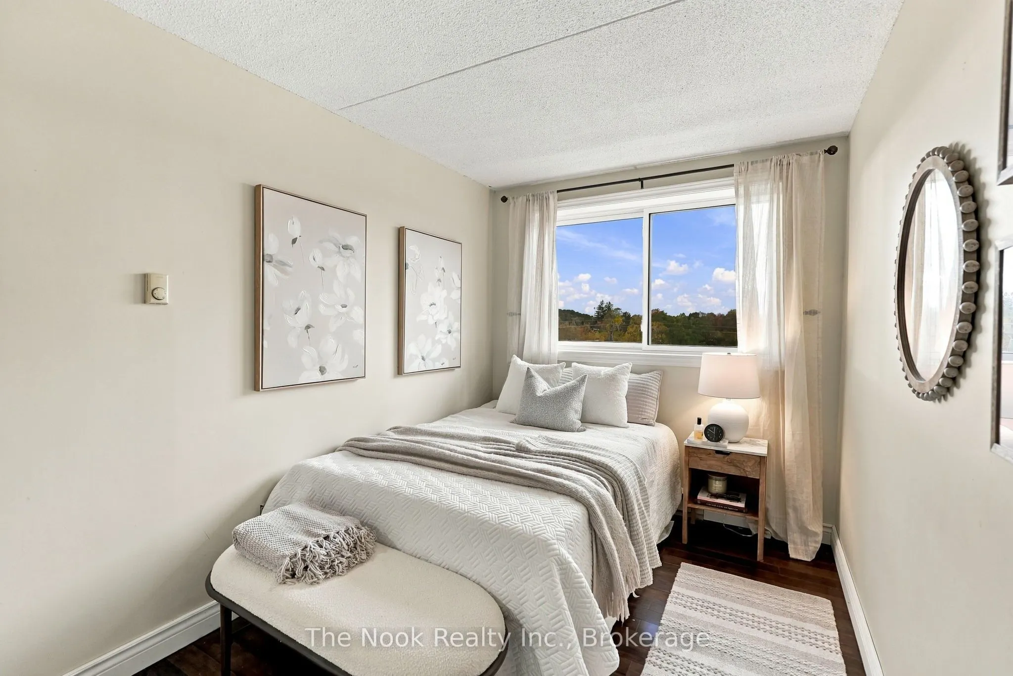 144 Queen Street #507