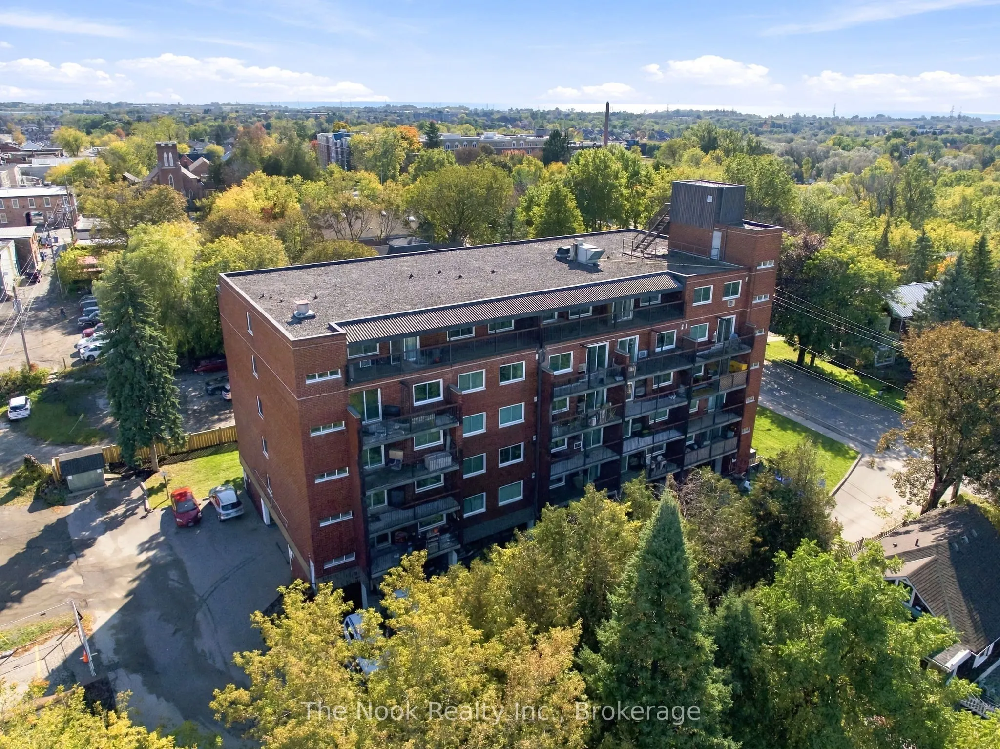 144 Queen Street #507