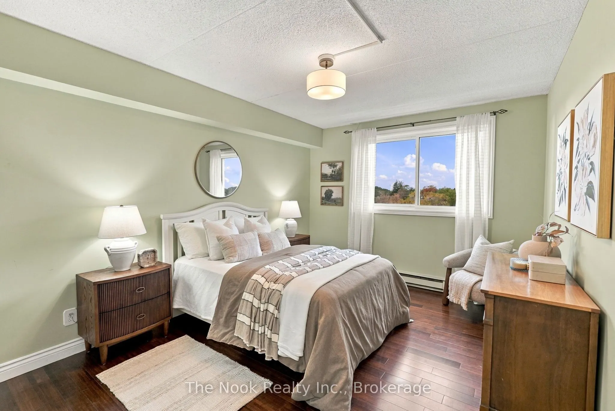 144 Queen Street #507