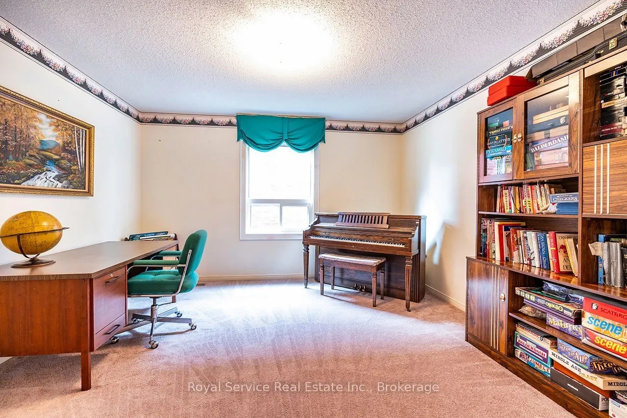 516 Palmtree Crescent