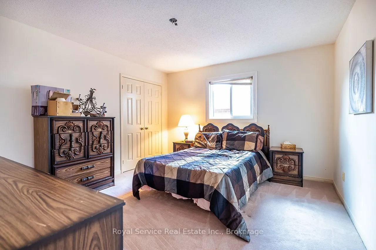 516 Palmtree Crescent