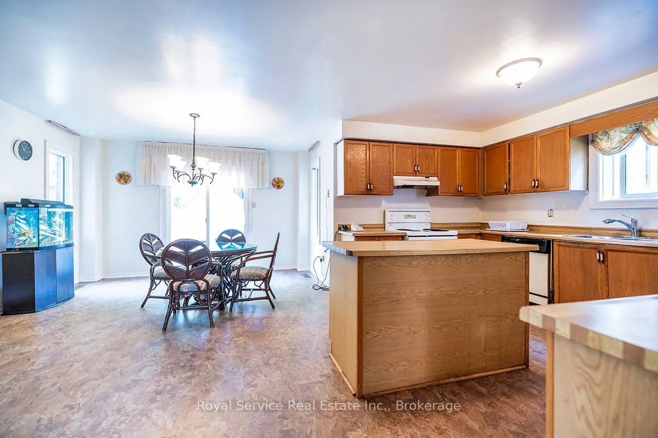 516 Palmtree Crescent