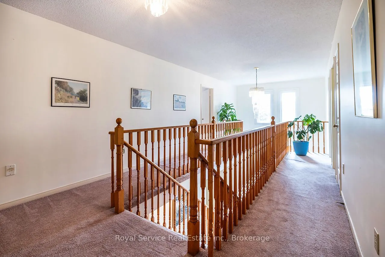 516 Palmtree Crescent