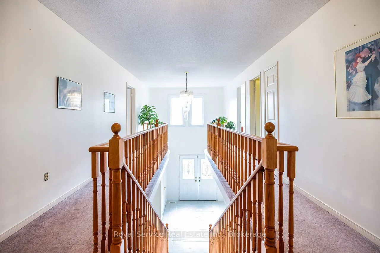 516 Palmtree Crescent