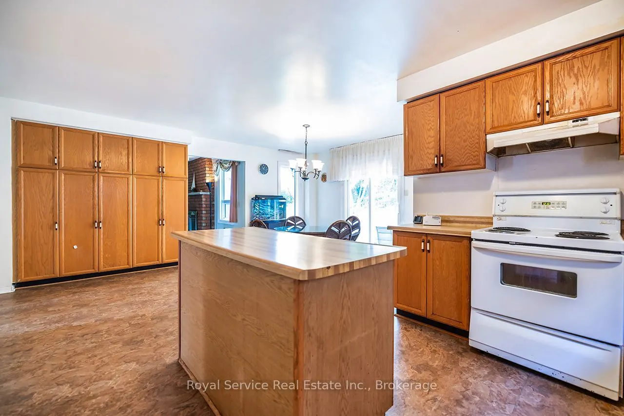 516 Palmtree Crescent