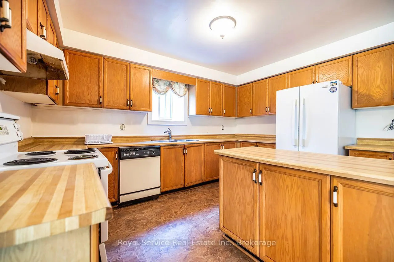 516 Palmtree Crescent
