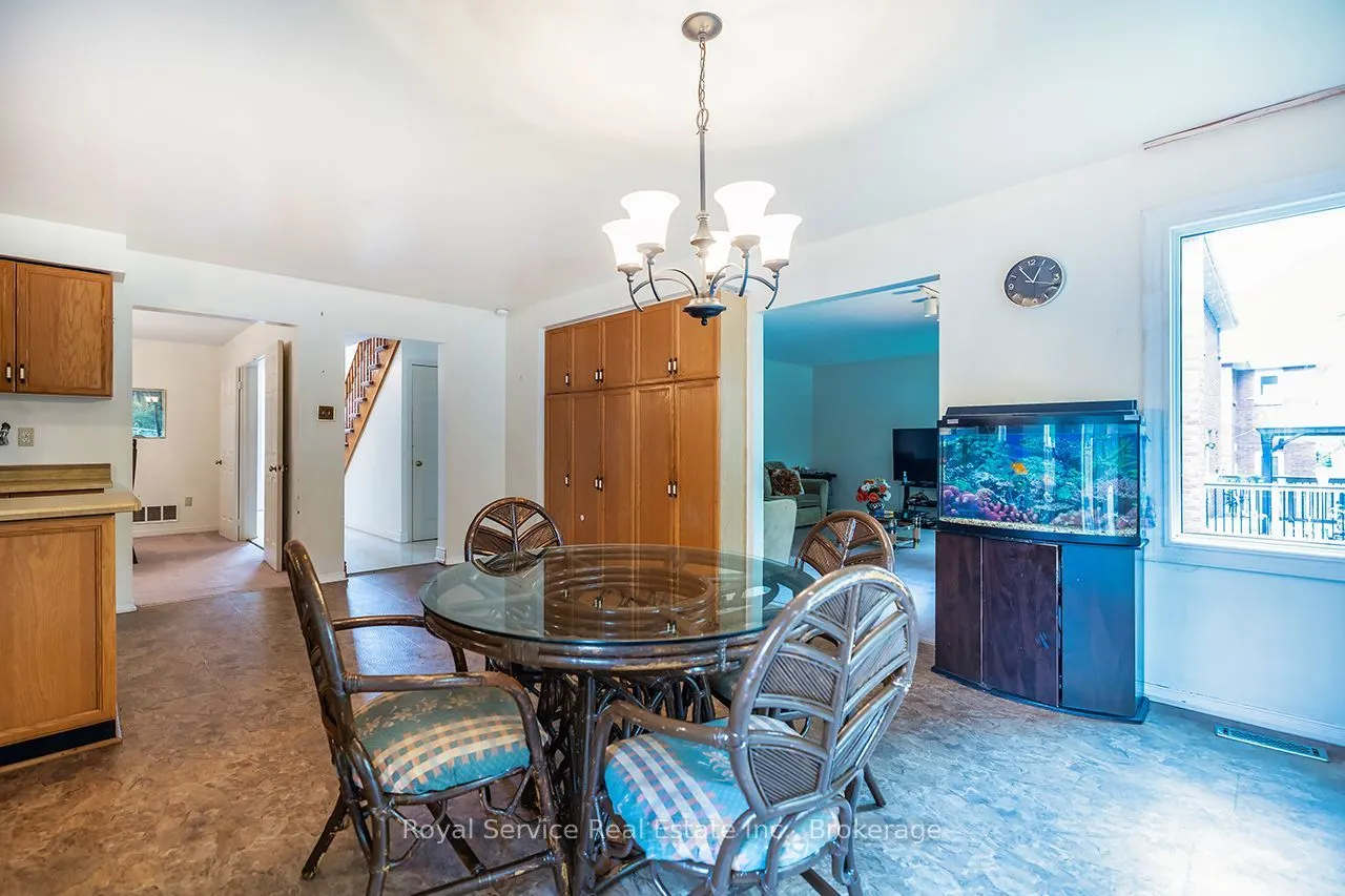 516 Palmtree Crescent