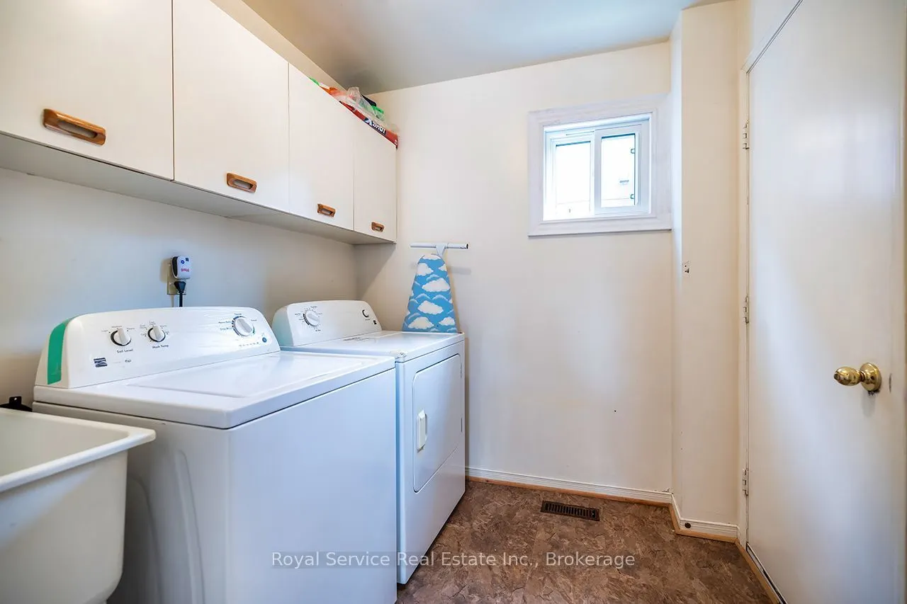 516 Palmtree Crescent