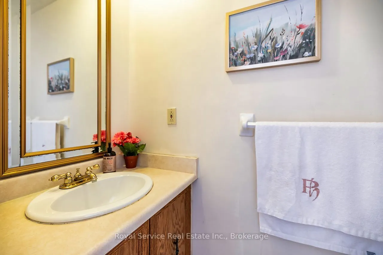 516 Palmtree Crescent