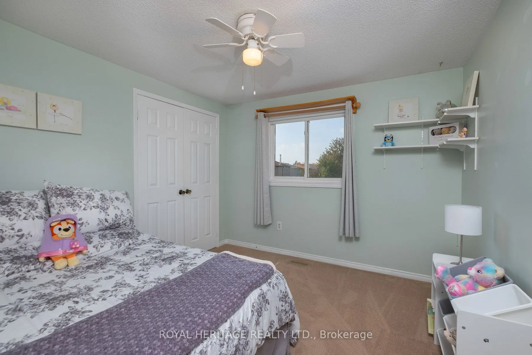 8 Dakin Drive