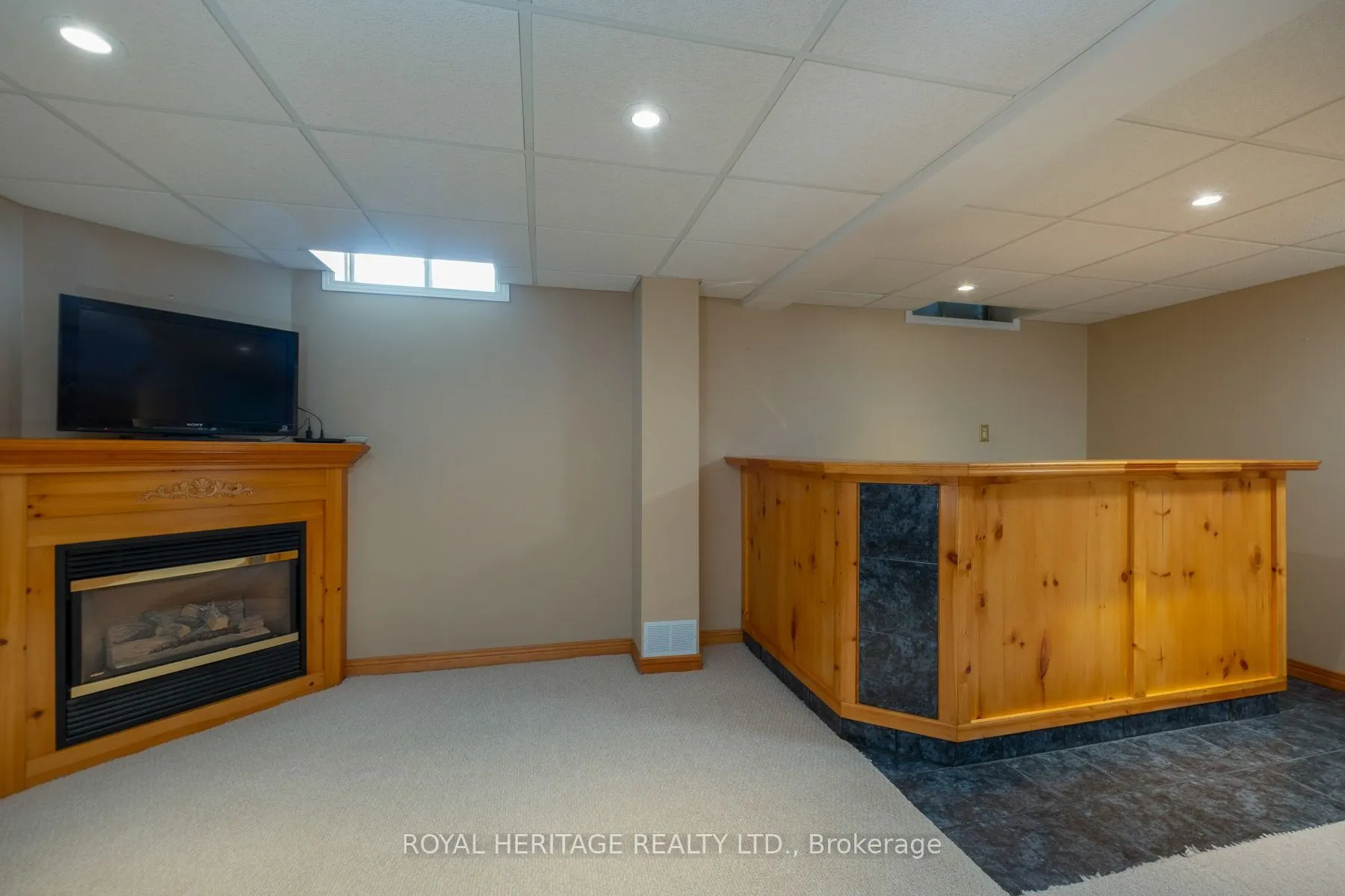 8 Dakin Drive