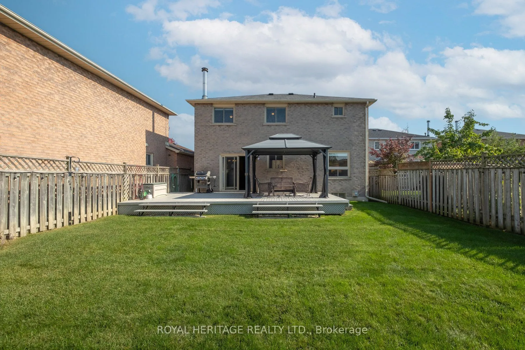 8 Dakin Drive