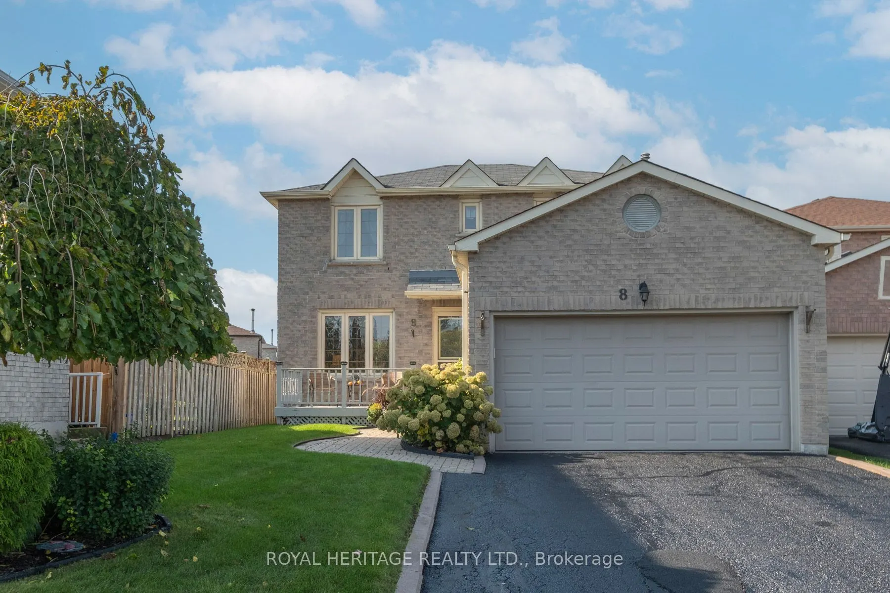 8 Dakin Drive