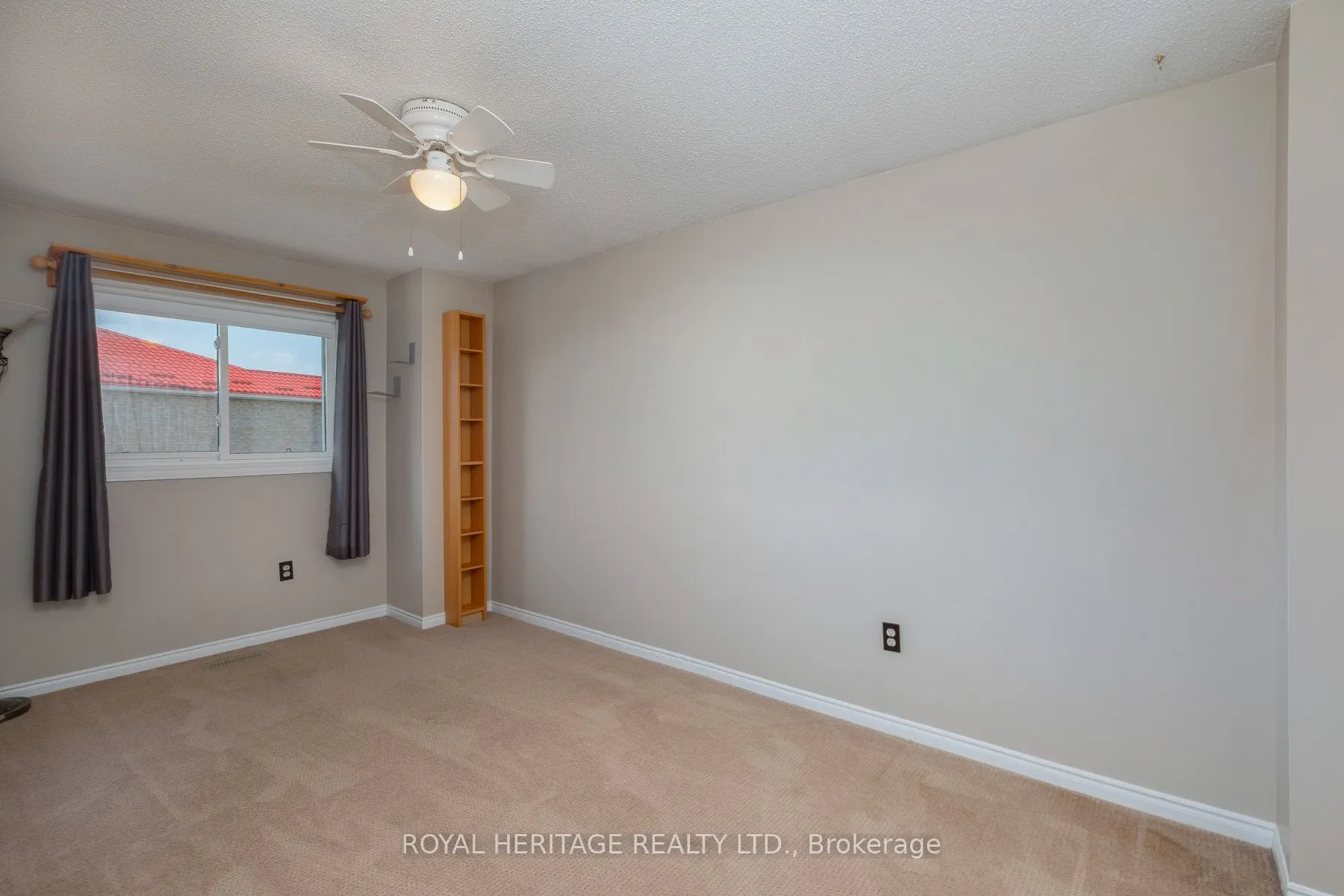 8 Dakin Drive