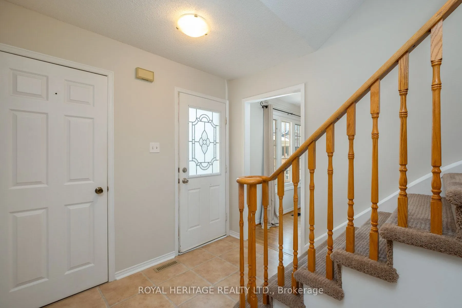 8 Dakin Drive