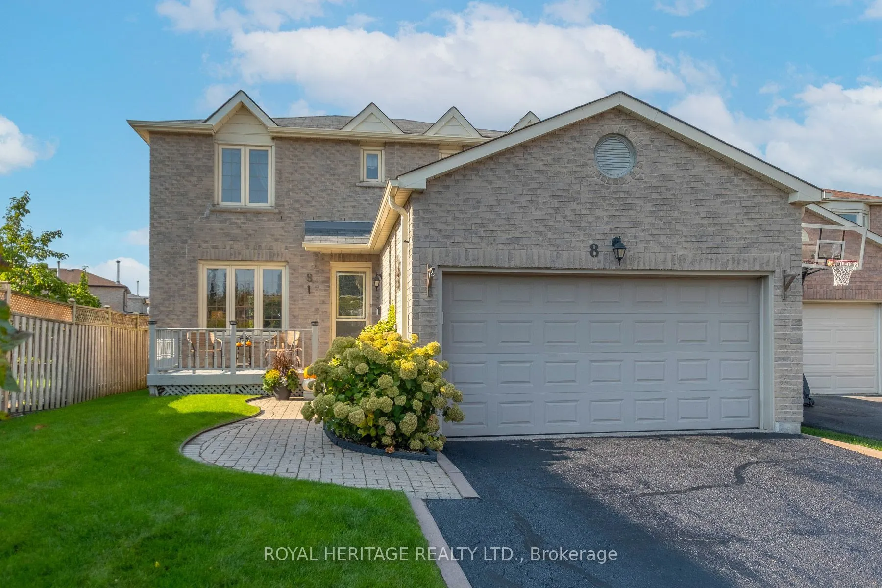 8 Dakin Drive