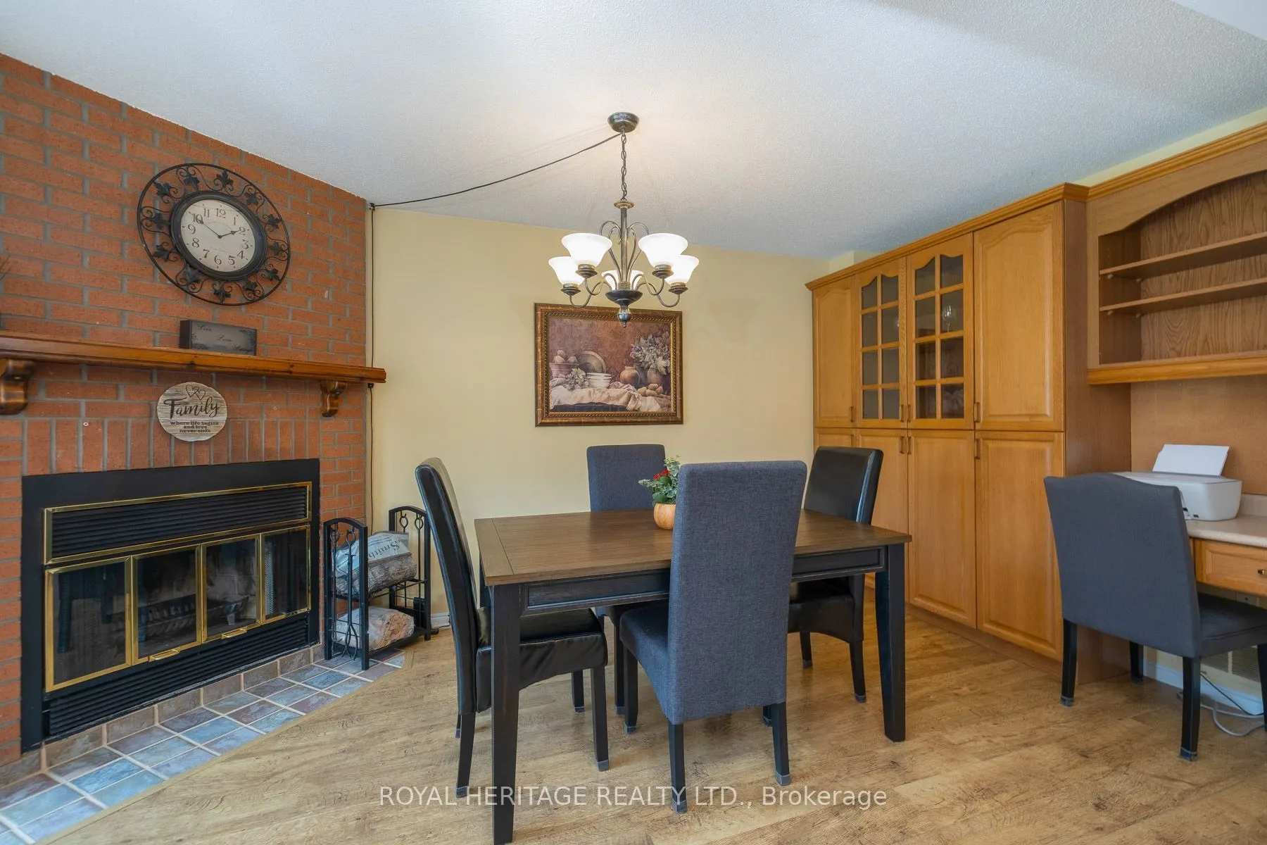 8 Dakin Drive