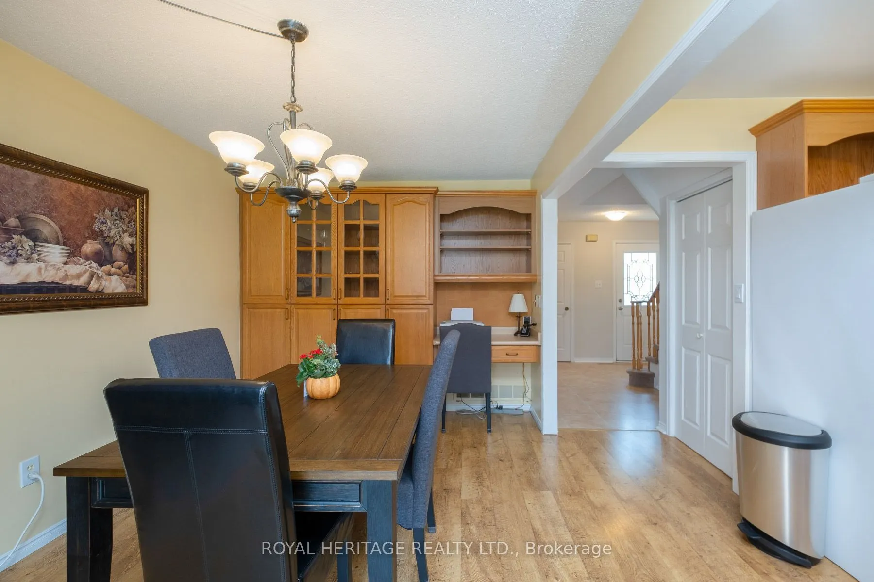 8 Dakin Drive