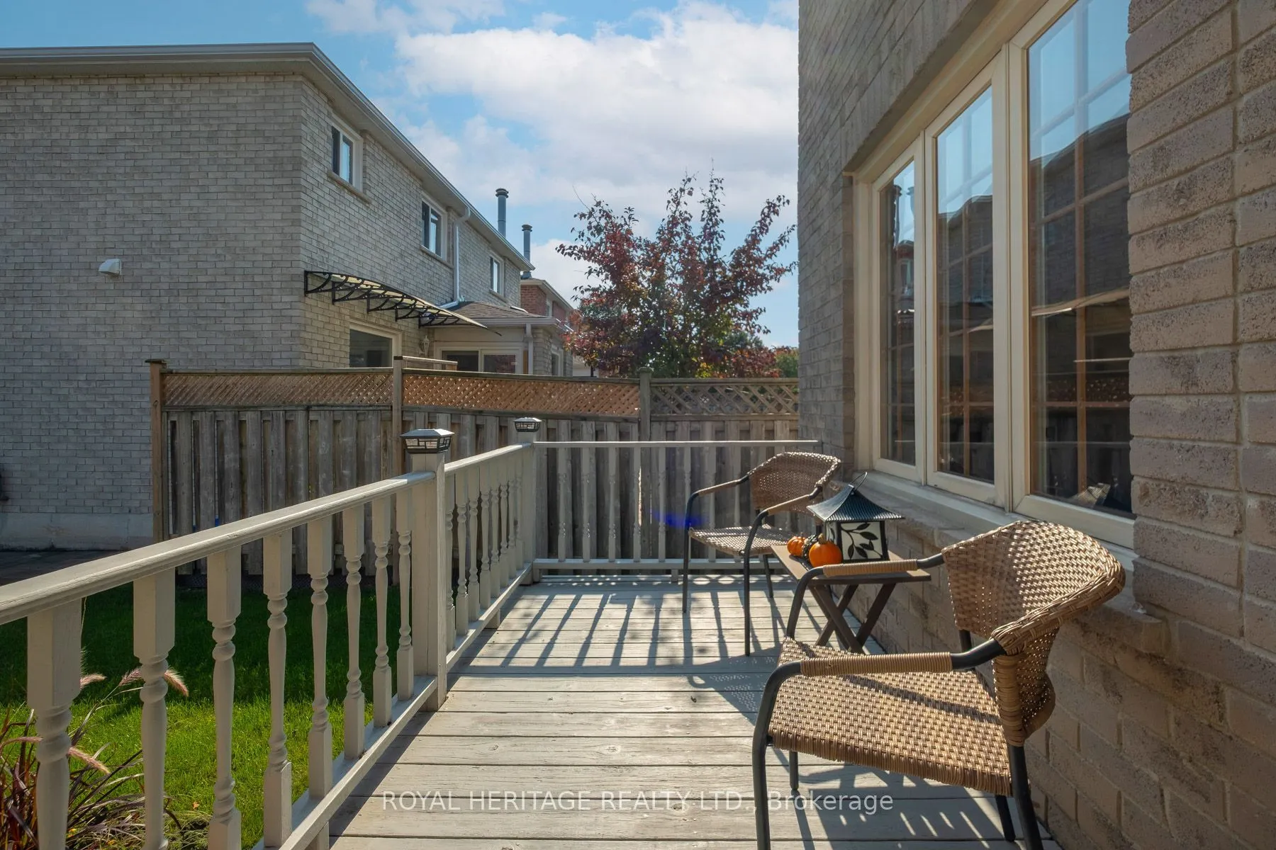 8 Dakin Drive