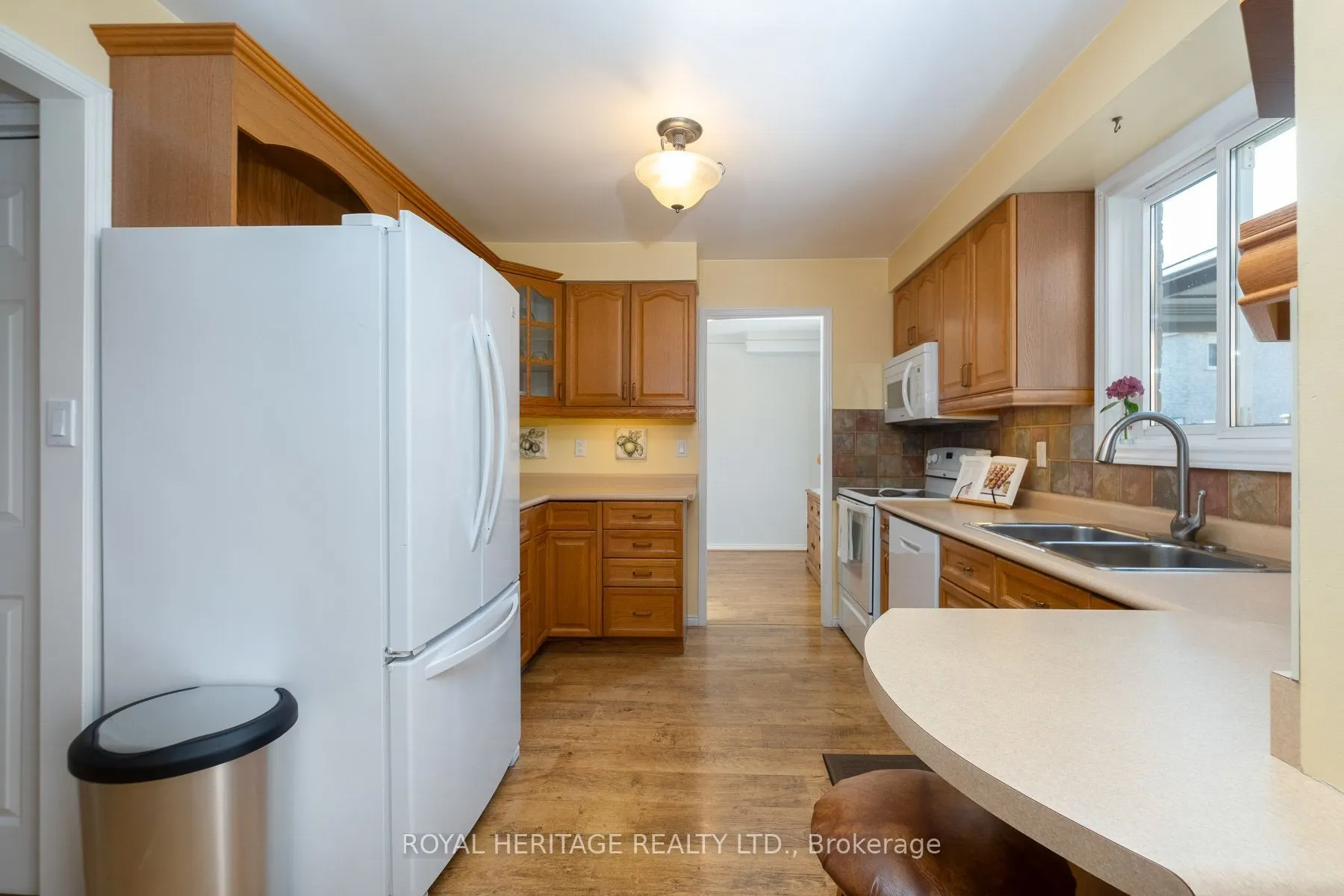 8 Dakin Drive