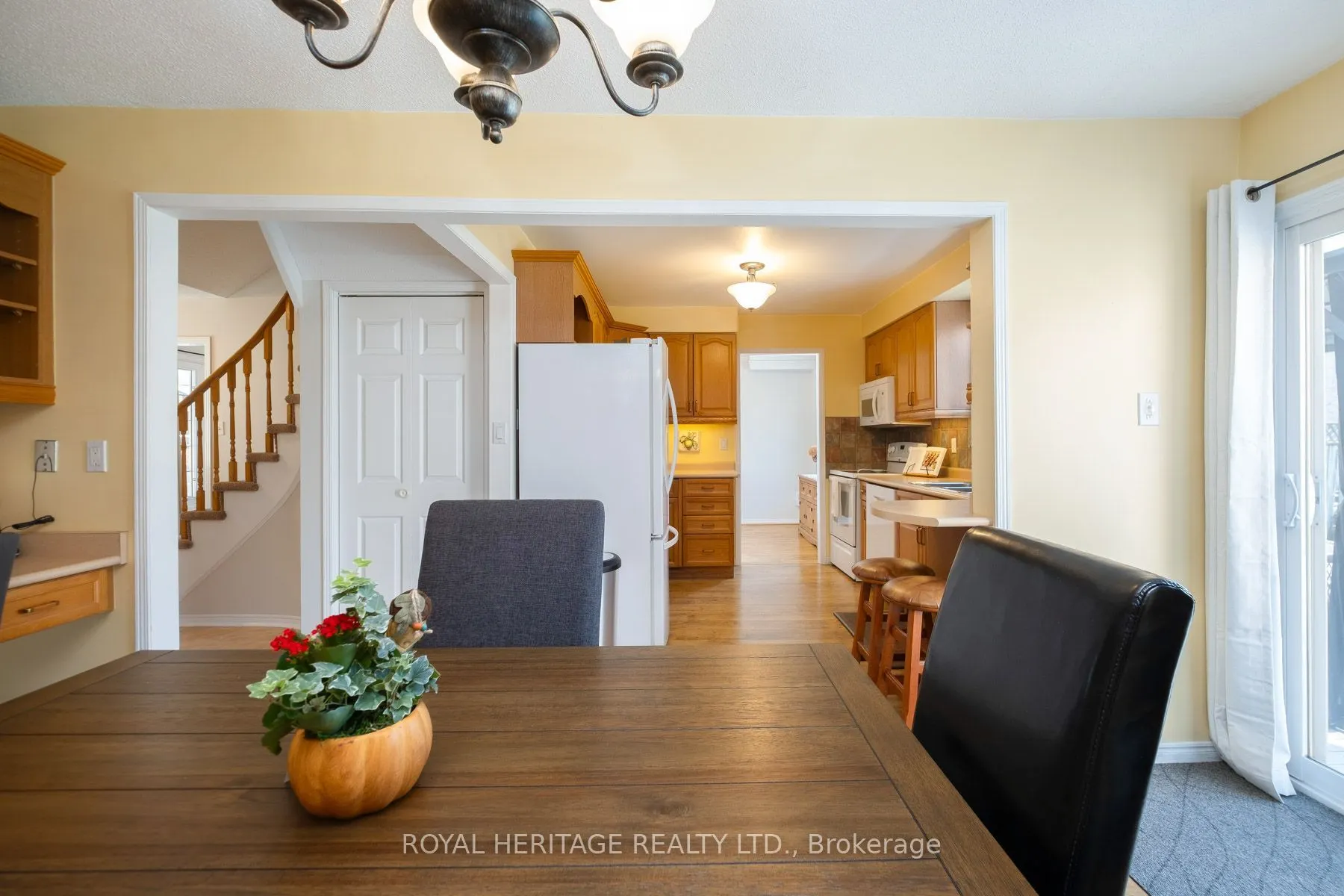 8 Dakin Drive