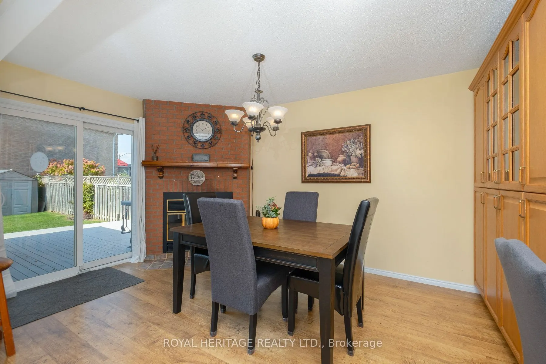 8 Dakin Drive