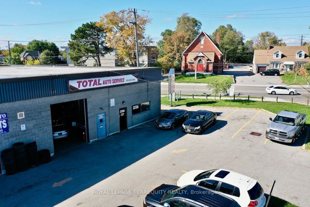 518 Centennial Road N #1