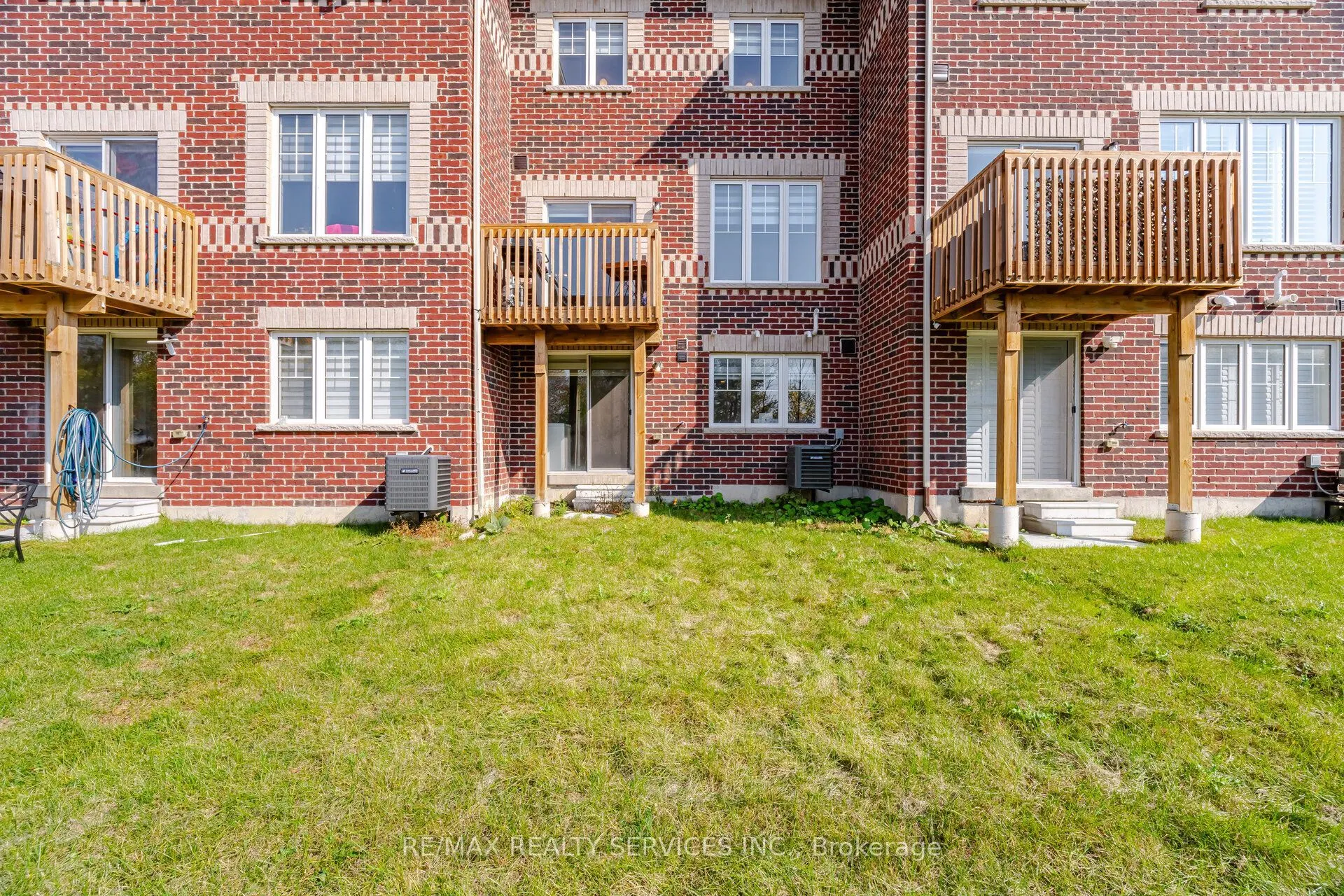 1221 Jim Brewster Circle