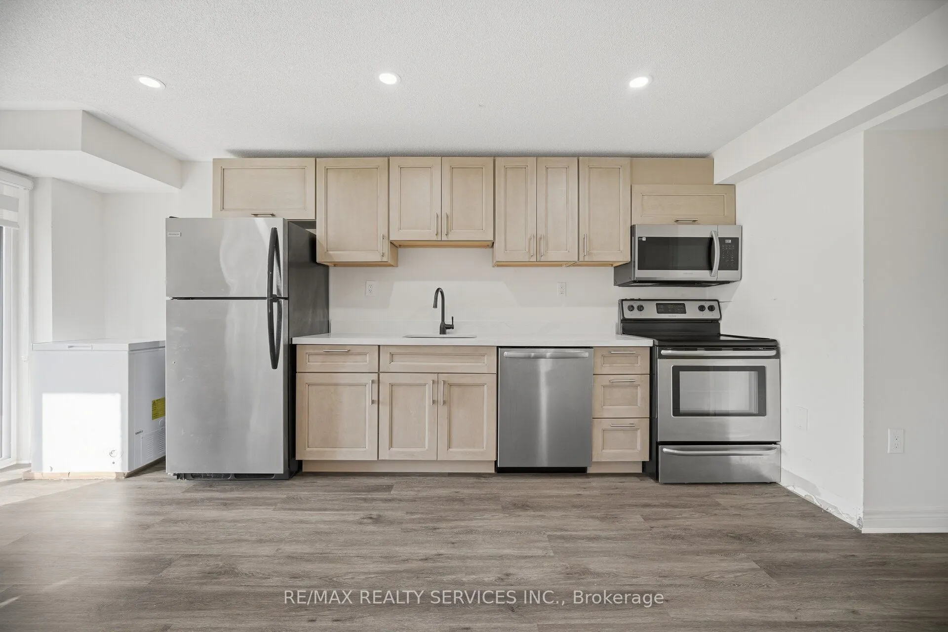 1221 Jim Brewster Circle