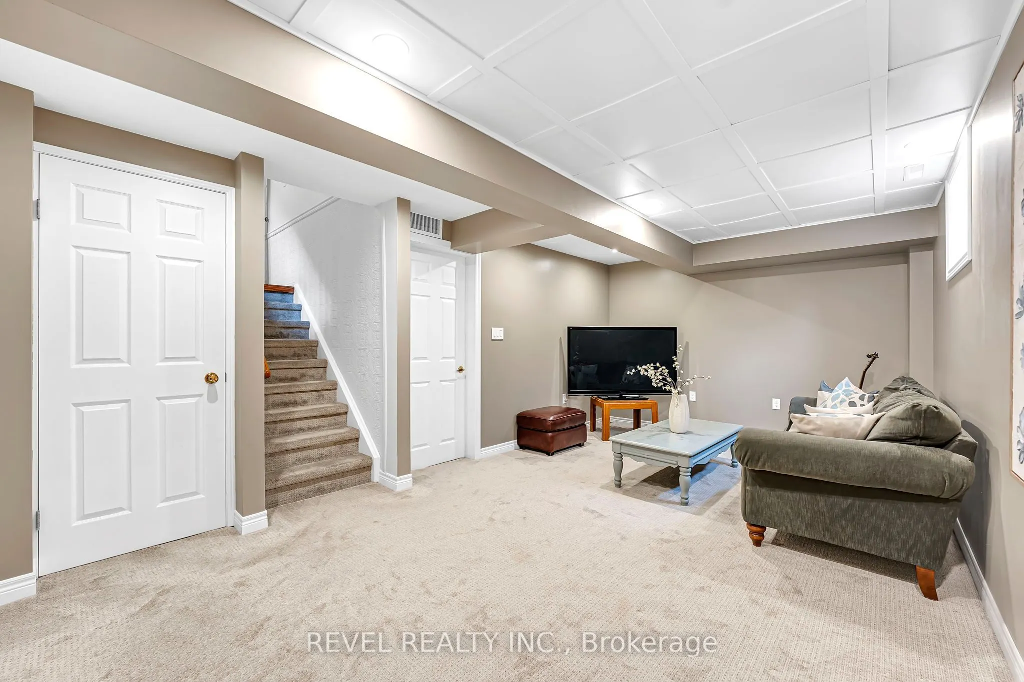 806 Linden Court