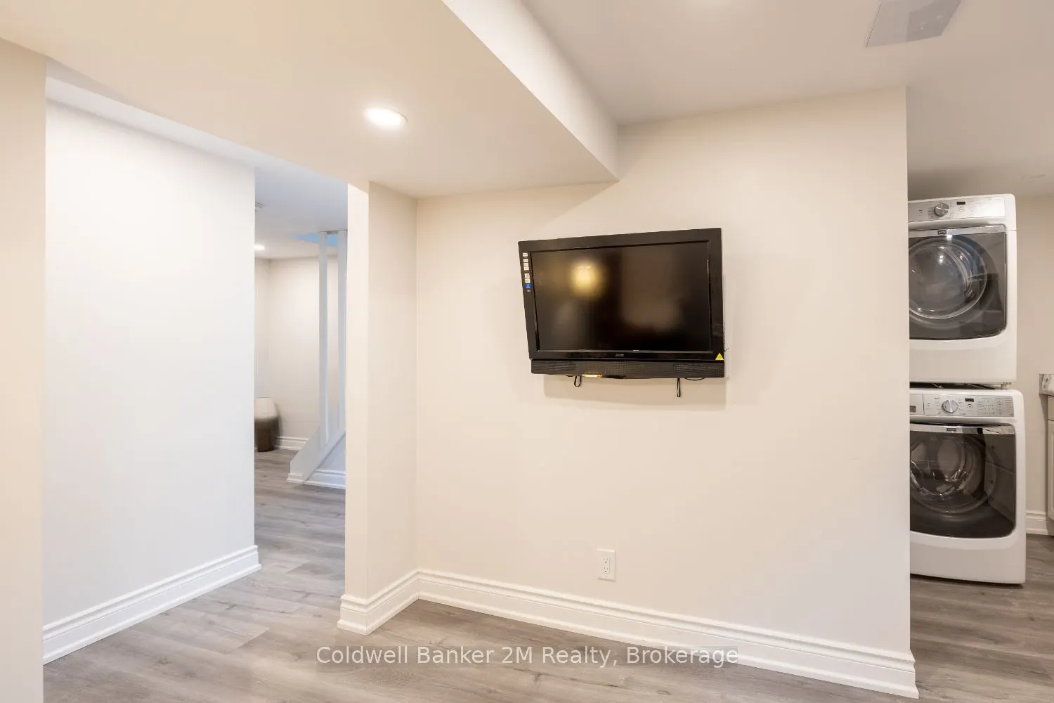 152 Taunton Road W