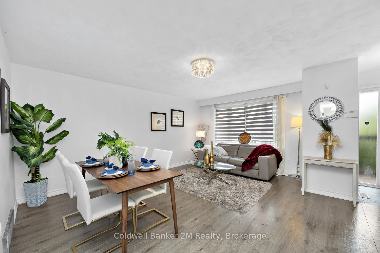 152 Taunton Road W