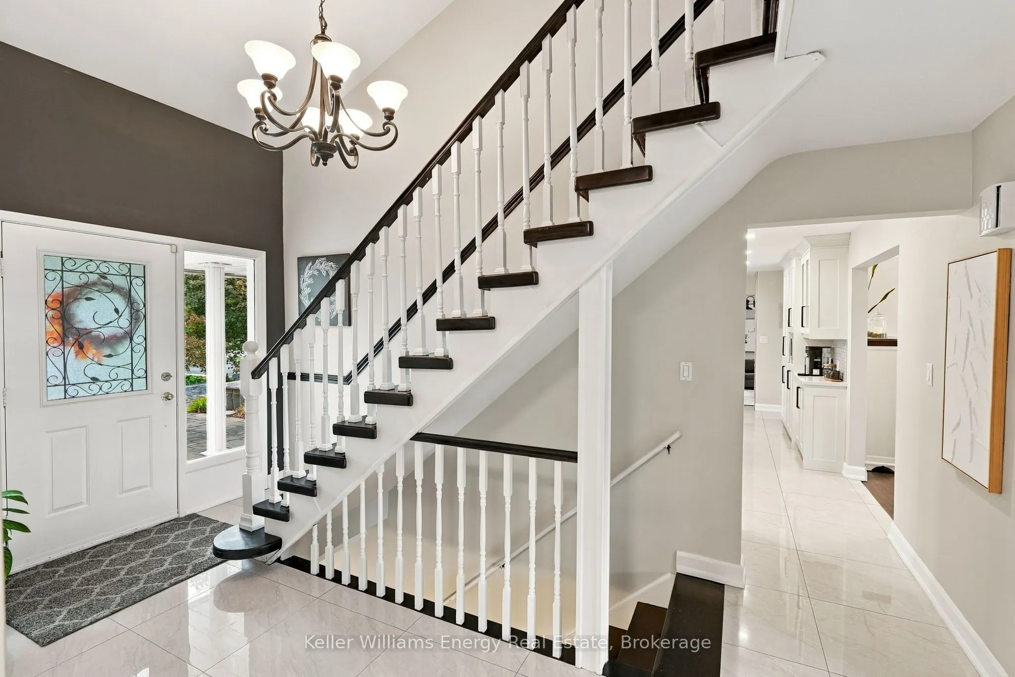 950 Swiss Heights
