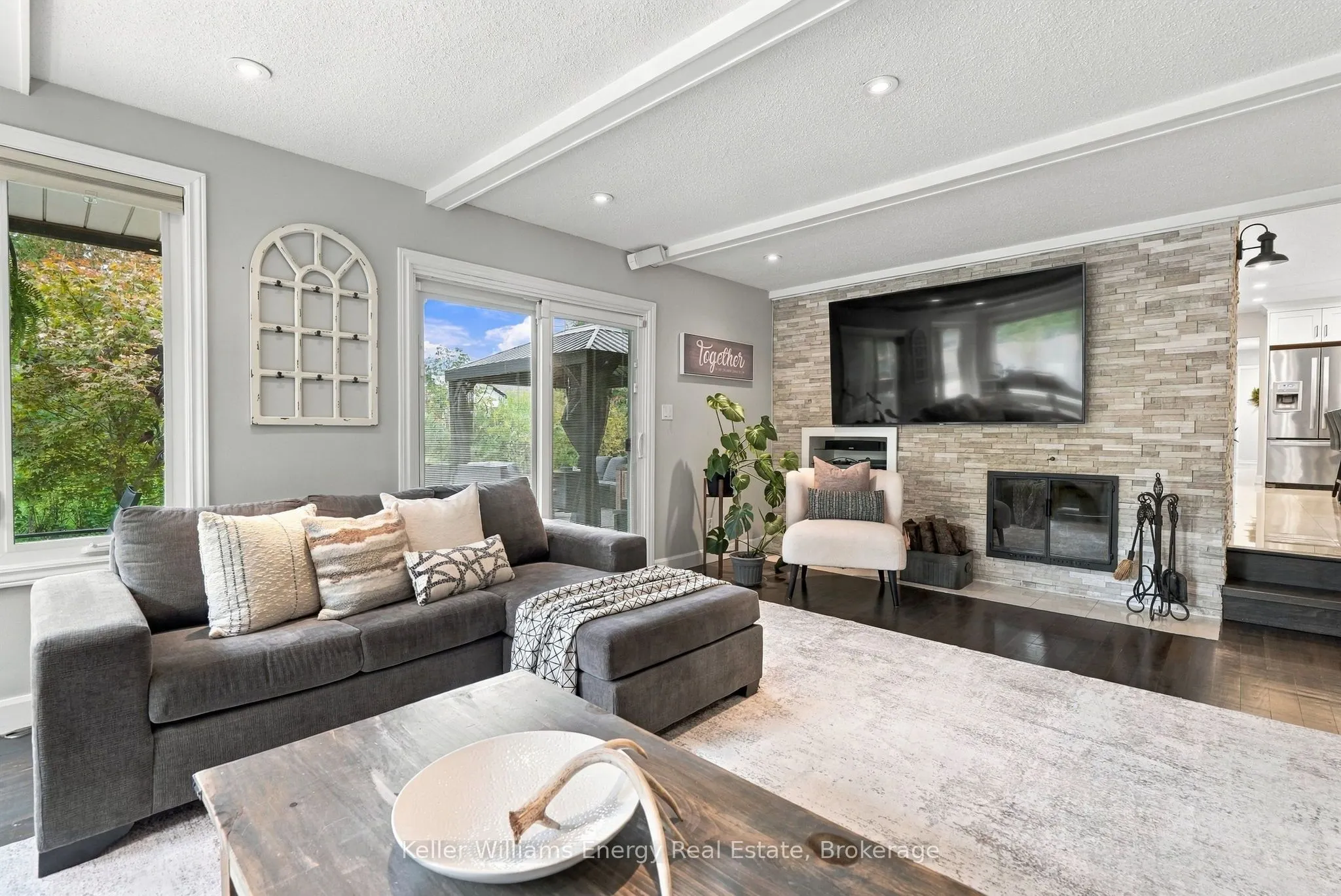 950 Swiss Heights