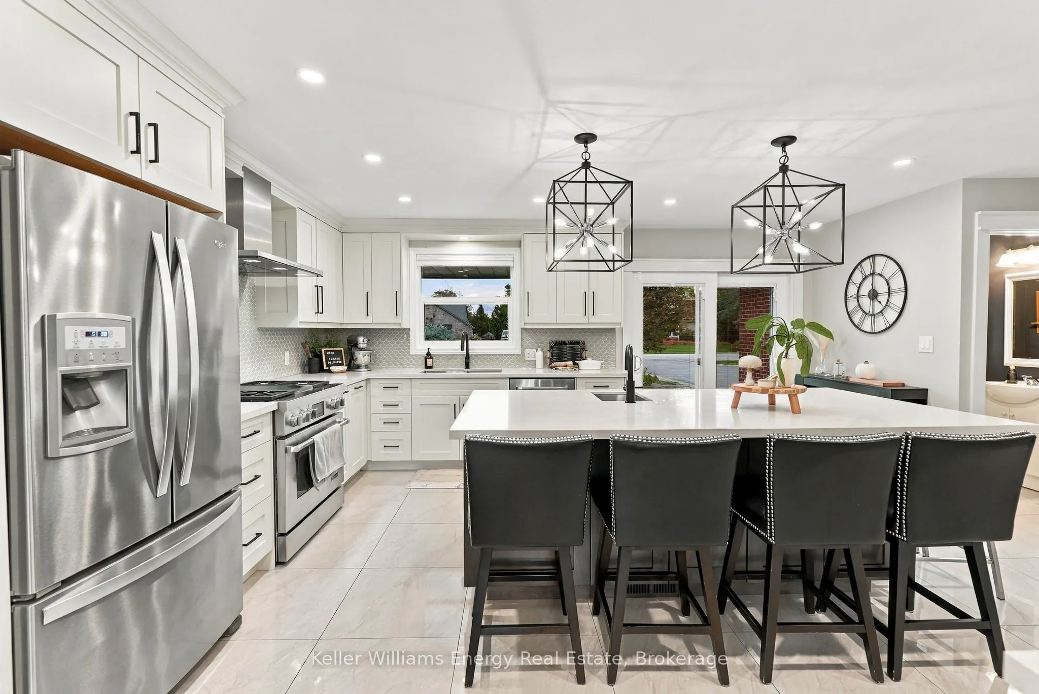 950 Swiss Heights