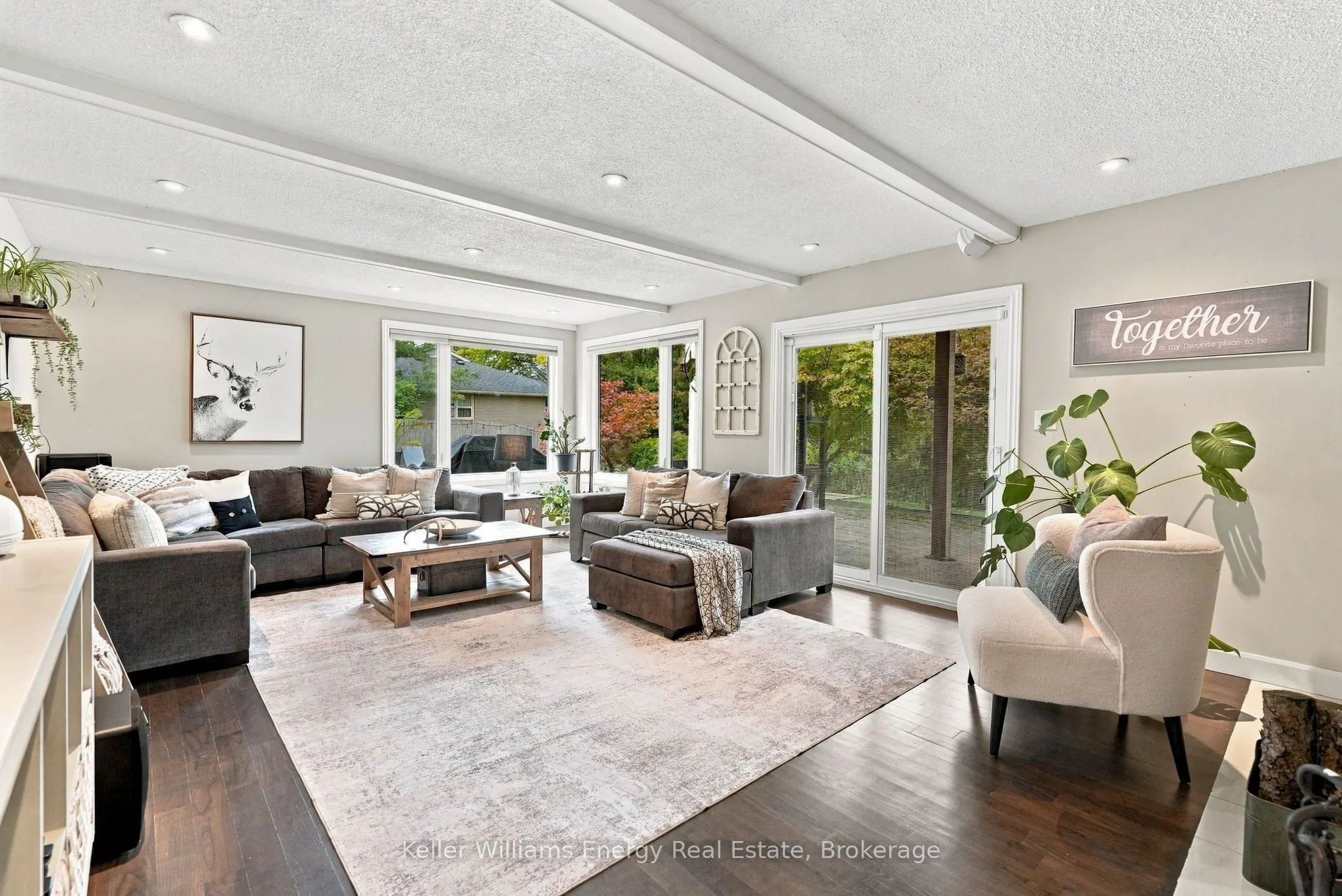 950 Swiss Heights