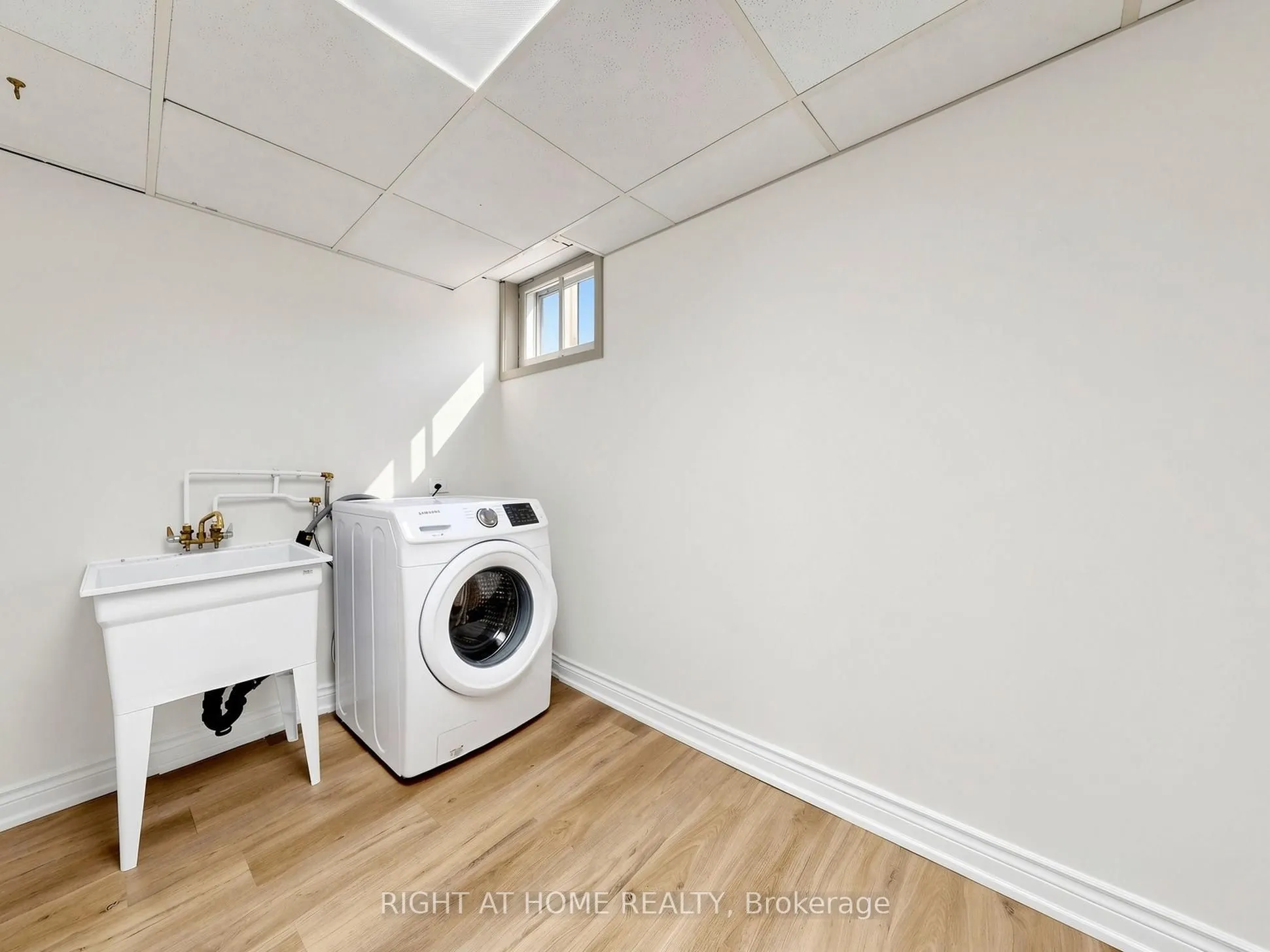36 Joanna Drive E