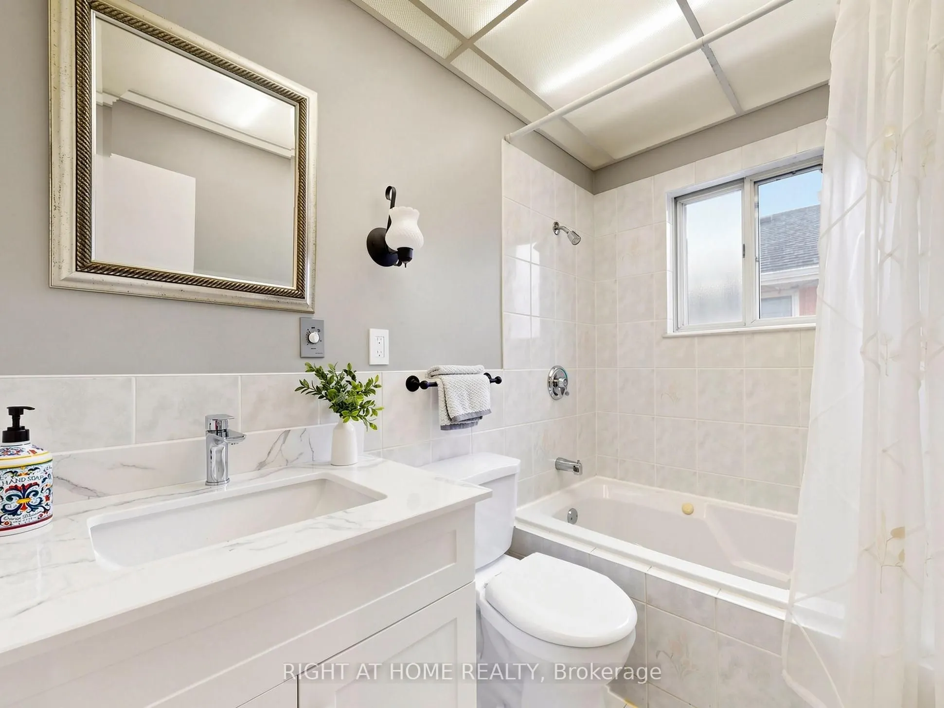36 Joanna Drive E