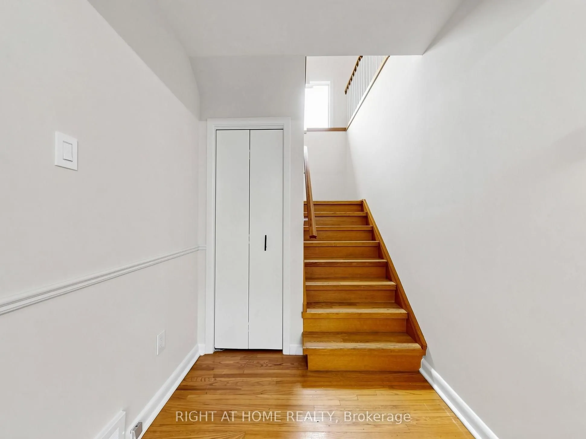 36 Joanna Drive E