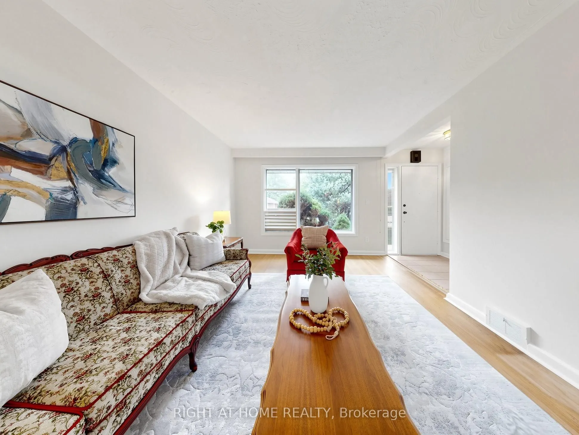 36 Joanna Drive E