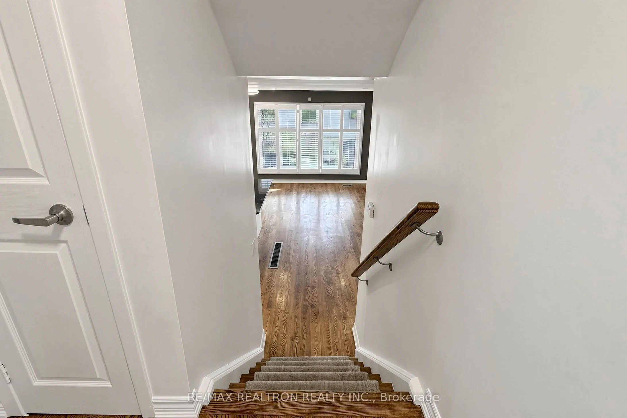 98 Thorncliffe Street