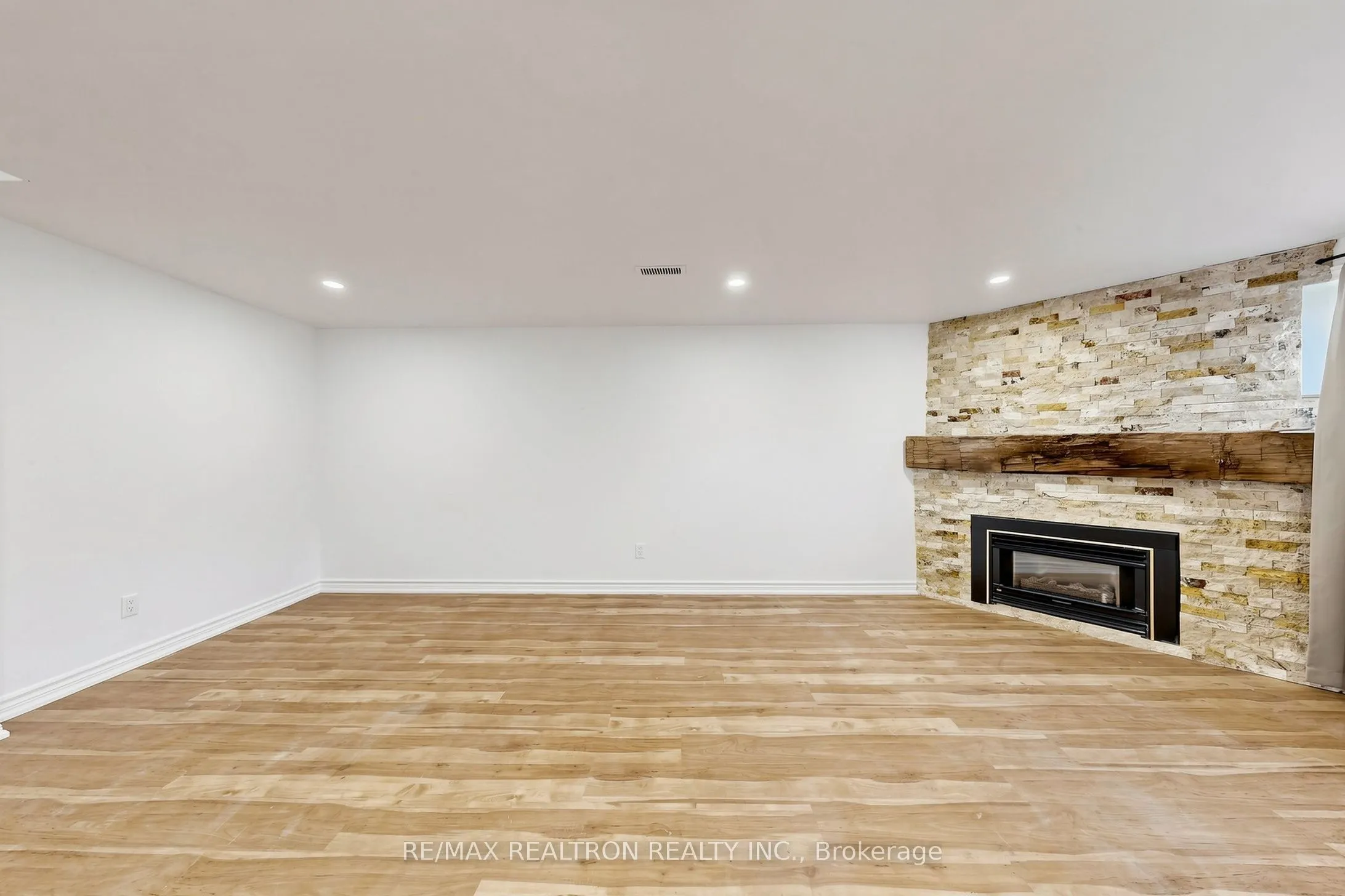 98 Thorncliffe Street