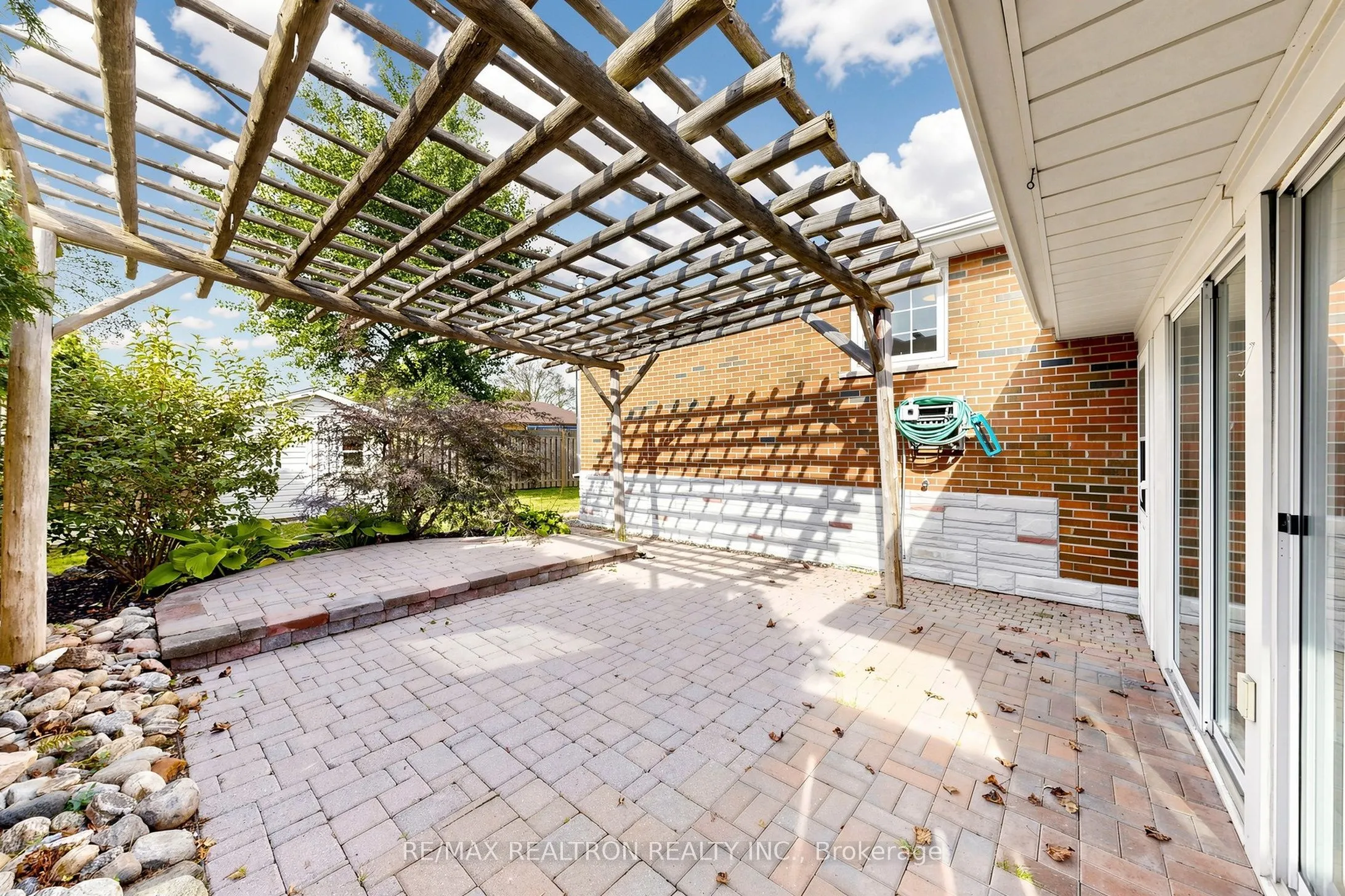 98 Thorncliffe Street
