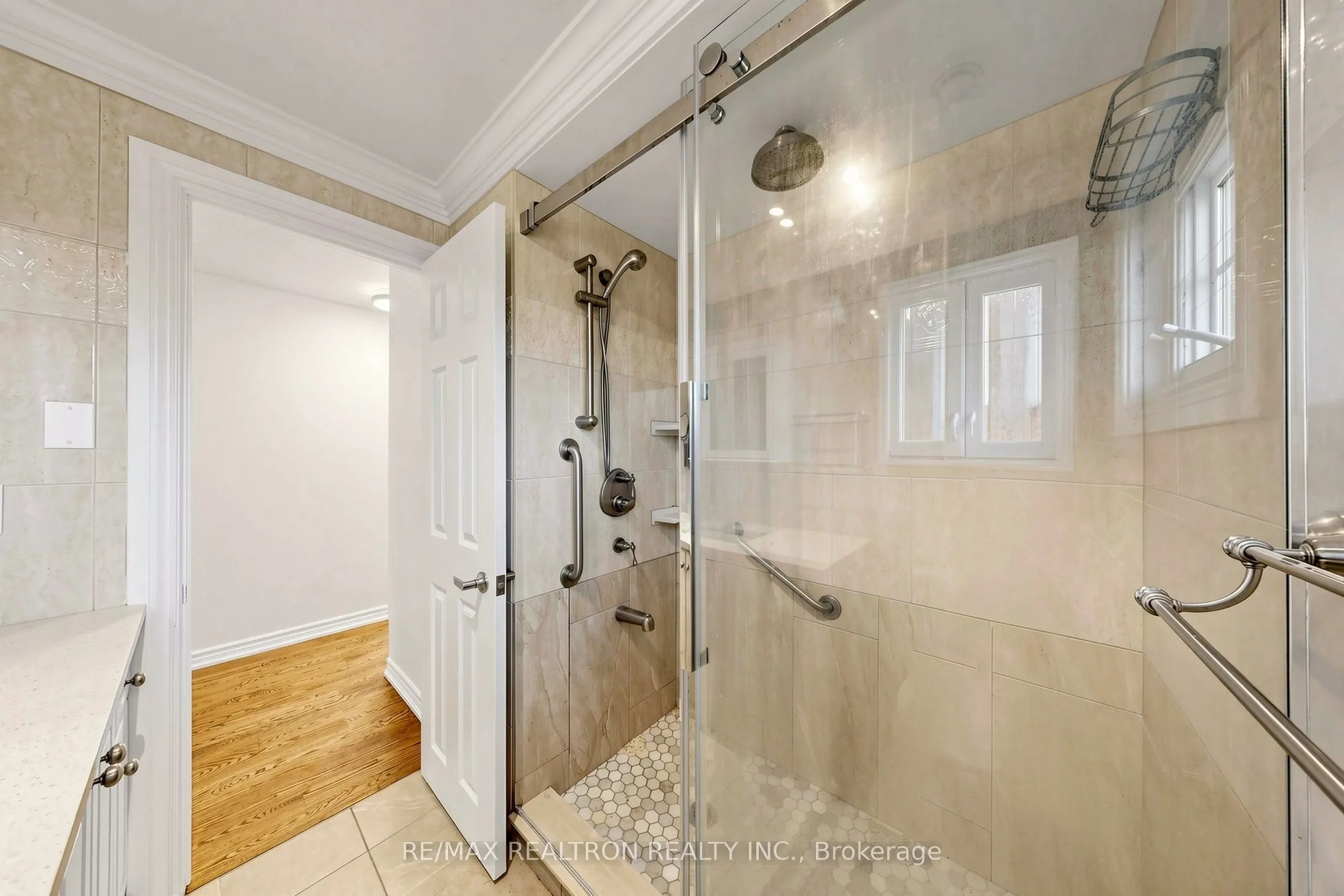 98 Thorncliffe Street